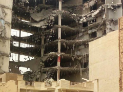 伊朗一栋建筑坍塌致6人丧生 仍有数十人受困瓦砾之下