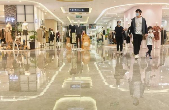 百联金山购物中心开门迎客
