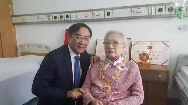 任仲伦与秦怡