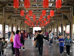 半月谈：推进城镇化，为何着眼于县城？