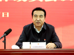 他曾任新疆生态环境厅厅长，跨省两年后升任省委常委