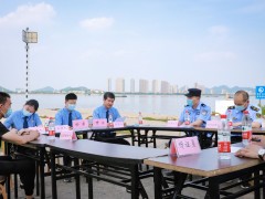 浙江杭州西湖：在钱塘江边举行公开听证会