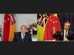 王毅同纽埃总理兼外长塔格拉吉举行视频会晤