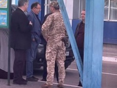 俄媒：波罗申科经过三次尝试终于离开乌克兰，前往荷兰参会