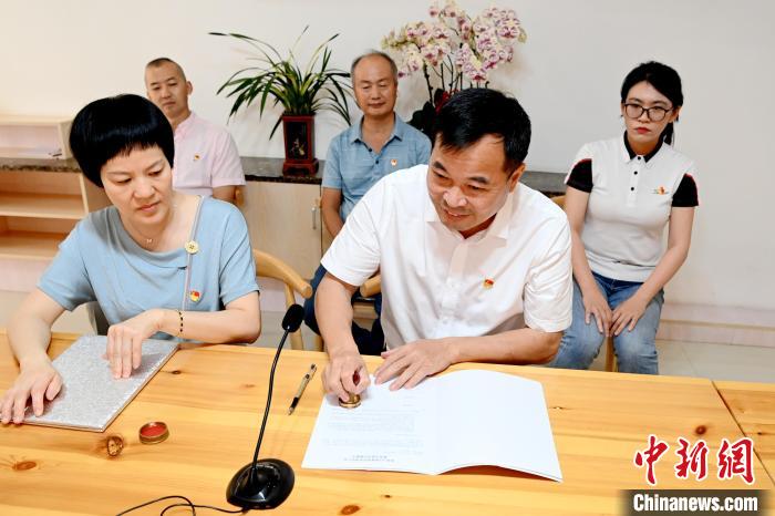 姐妹学校签约仪式现场。 张金川 摄