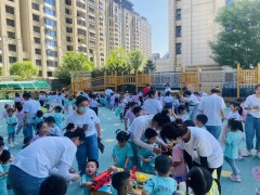河北省石家庄长安区：跳蚤市场之“旧物遇新主”
