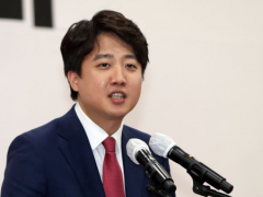 韩媒：韩执政党党首访乌商讨合作“重建基辅”，或见泽连斯基