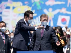 文在寅被示威者堵家门口 尹锡悦回应