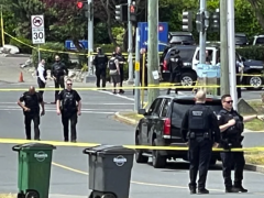 加拿大银行劫匪与警察在街头激烈交火：2名劫匪被杀 6名警察中枪
