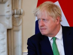 又陷危机！副党鞭骚扰男同事，约翰逊包庇下属遭英国舆论痛斥