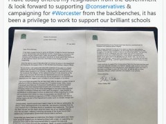 英媒：3名大臣接连辞职后，英国教育部学校事务部部长也辞了