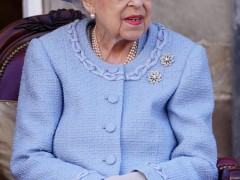 英女王伊丽莎白二世向日本德仁天皇去唁电：对安倍去世“深感悲痛”