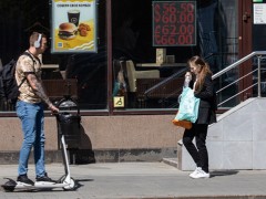 普京如何打赢“卢布保卫战”？俄专家这样说