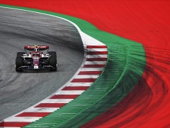 中国车手周冠宇奥地利站完赛，排名第14