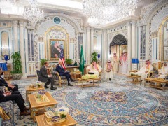 美国总统拜登与沙特国王及王储会面