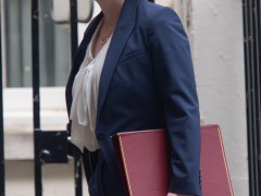 英媒称特拉斯拟将难民送土耳其，土方回应：不会成任何国家难民营！