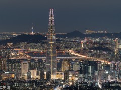 1997年，韩国濒临“国家破产”，与IMF谈判如同“枪顶着脑门”