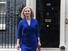 英国首相选举上演“三强争锋”：印度裔候选人领跑 非裔候选人出局