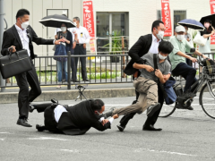 日媒：枪杀安倍嫌犯母亲称想继续信教 会向安倍家人道歉