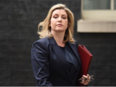 英前国防大臣扬言“不会对华手软”，只为冲击党魁“最后一搏”