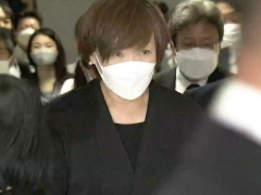 安倍夫人拜访自民党总部 称"至今不敢相信安倍遇害"