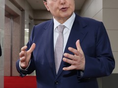一场罕见对抗在韩国爆发！有人担心“持枪警察会推翻政府”