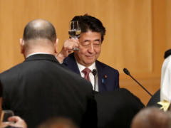 日媒：安倍母亲考虑让孙辈接管安倍政治遗产